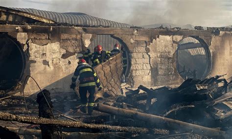 The death toll in a Romania guesthouse blaze rises to 7. The search for missing persons is ongoing